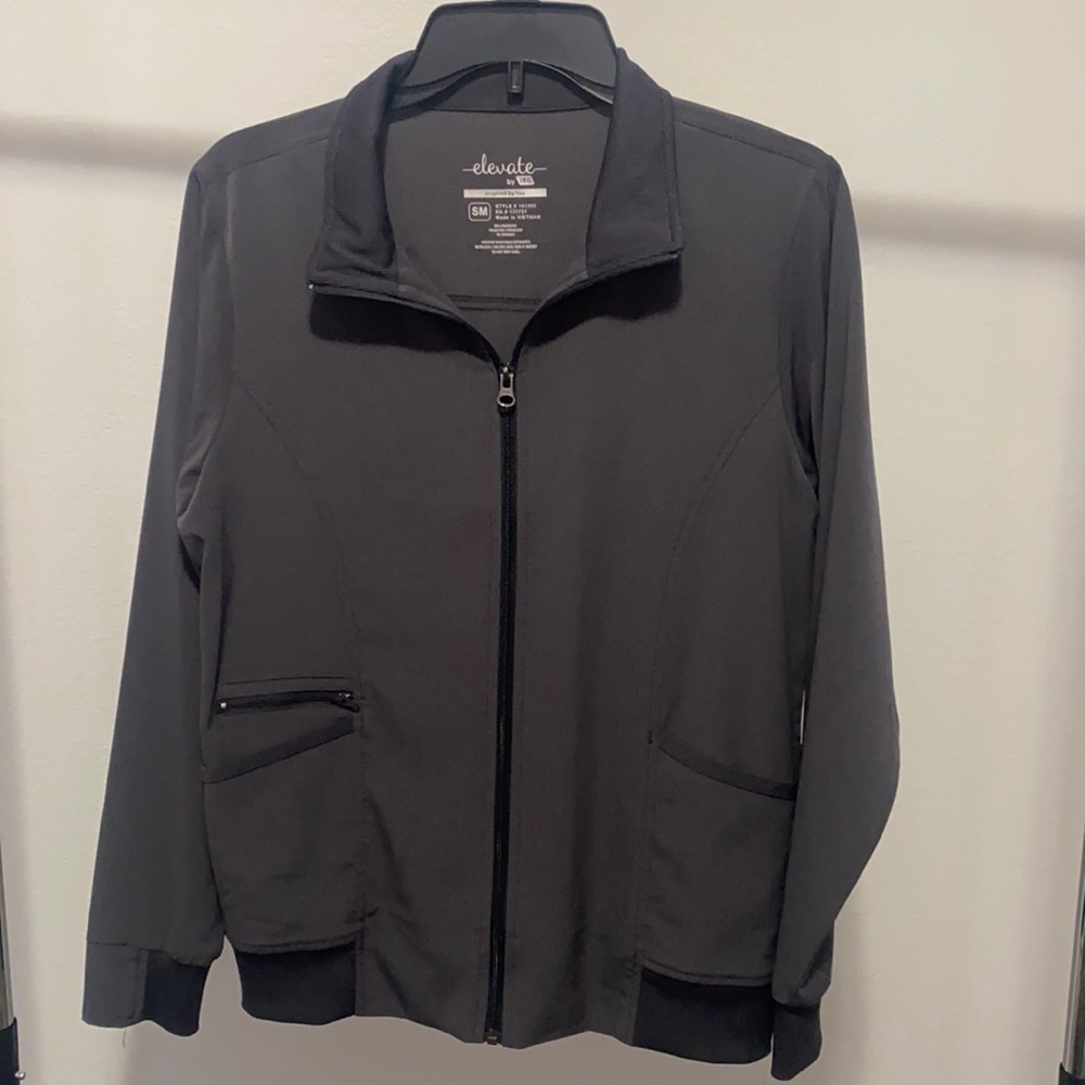 NWOT Elevate by IRG Gray Zip Up Jacket